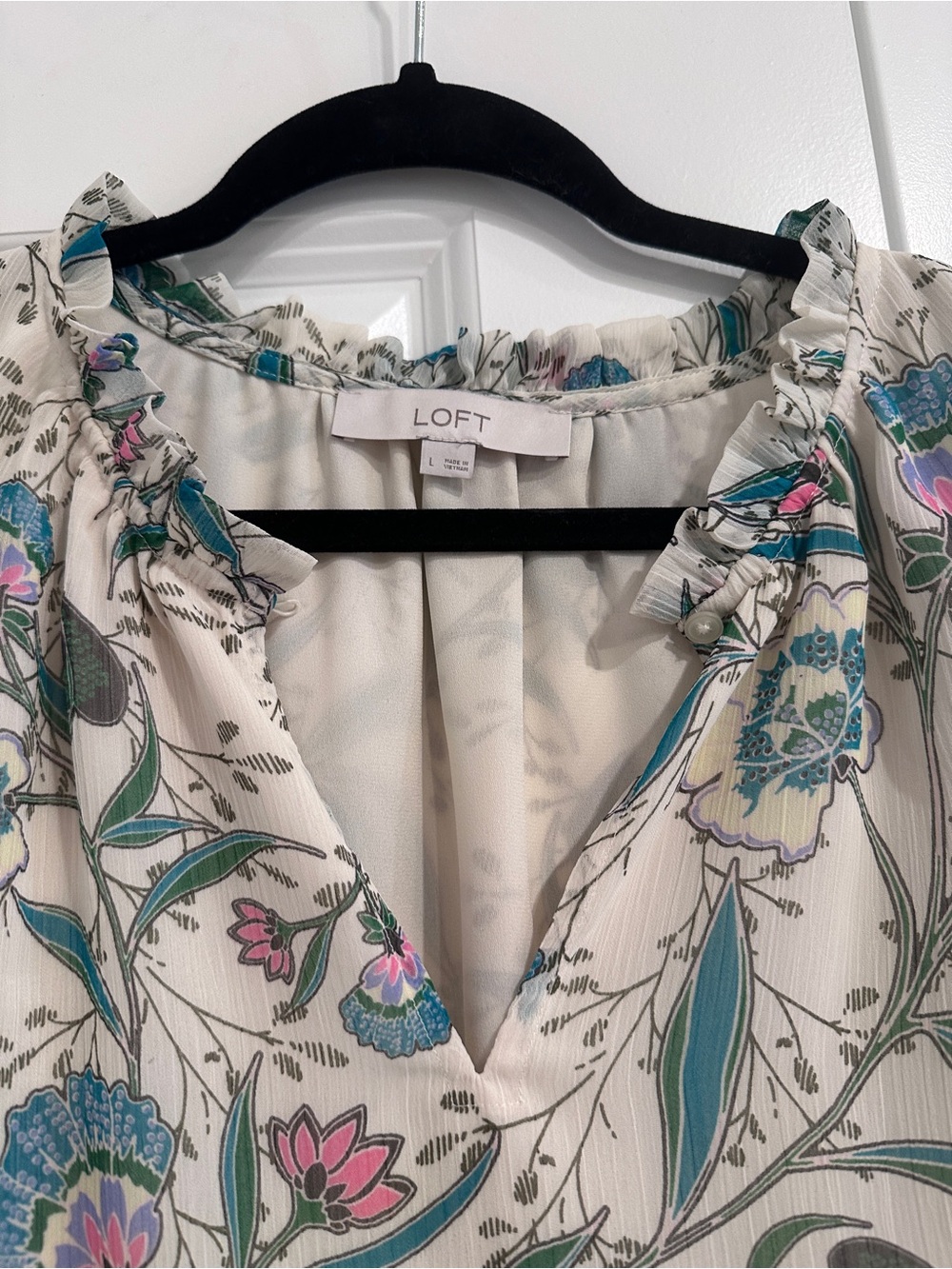 LOFT Cream Floral Ruffle Sleeveless Blouse Top Size L - Picture 2 of 5